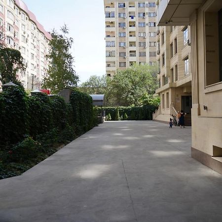 Nice And Comfortable Apartment In The Downtown Of Bishkek Exteriör bild