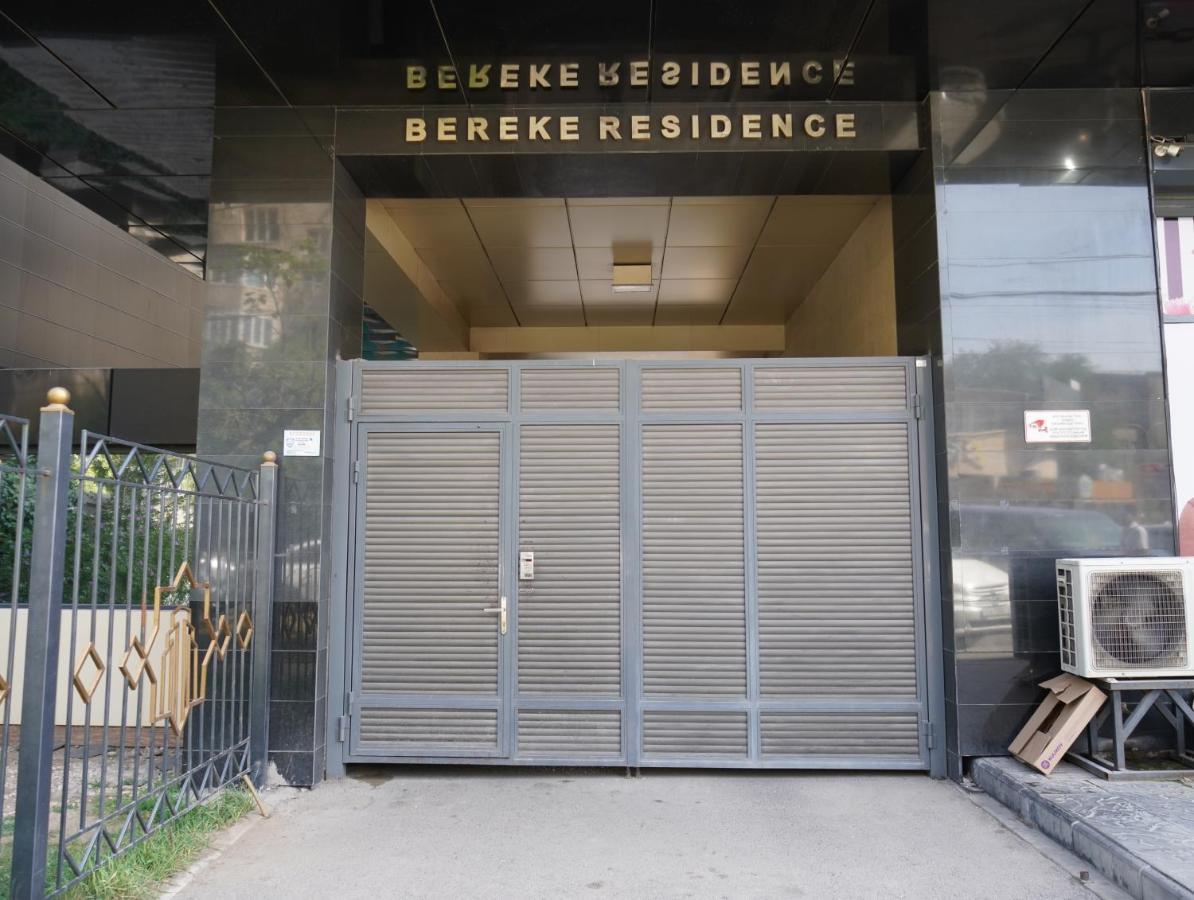 Nice And Comfortable Apartment In The Downtown Of Bishkek Exteriör bild