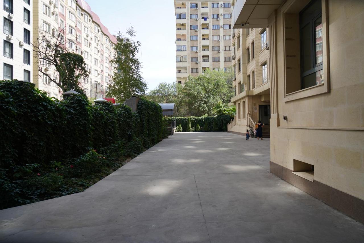 Nice And Comfortable Apartment In The Downtown Of Bishkek Exteriör bild