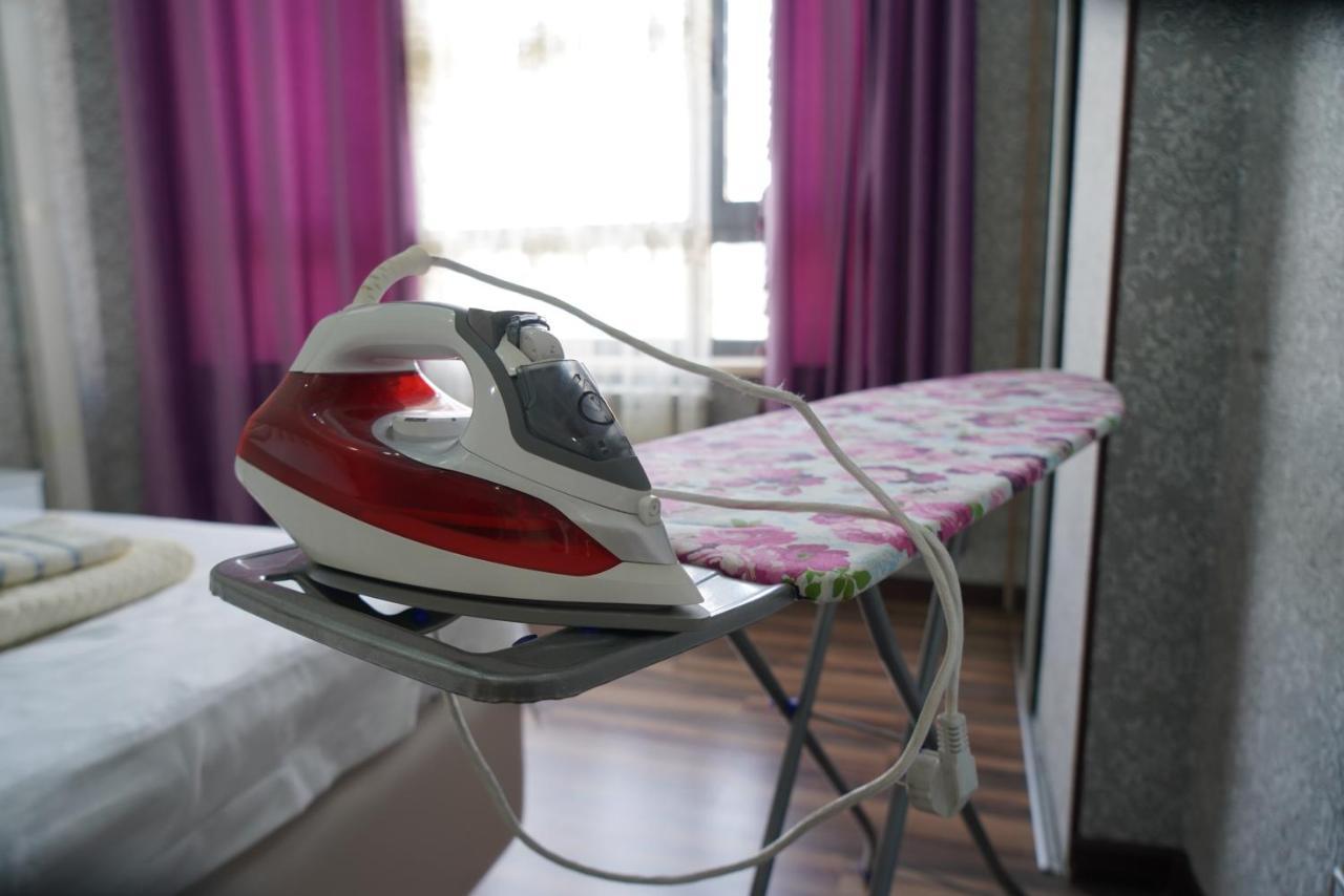 Nice And Comfortable Apartment In The Downtown Of Bishkek Exteriör bild