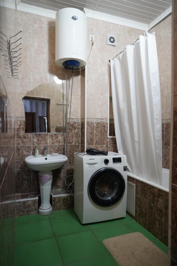 Nice And Comfortable Apartment In The Downtown Of Bishkek Exteriör bild